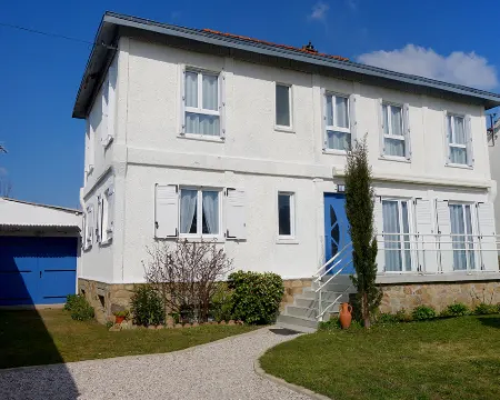 La Coloniale Hotéis em Auray