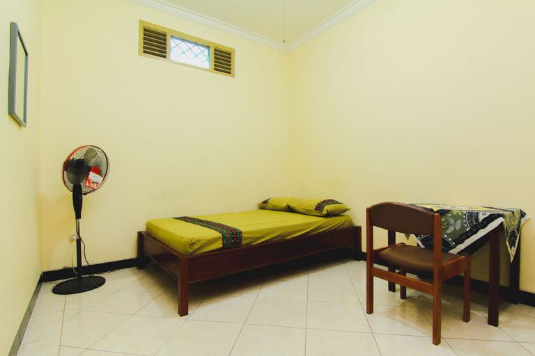 멜리아 푸로사니 로비