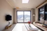 Yangyang Stay in Bricks