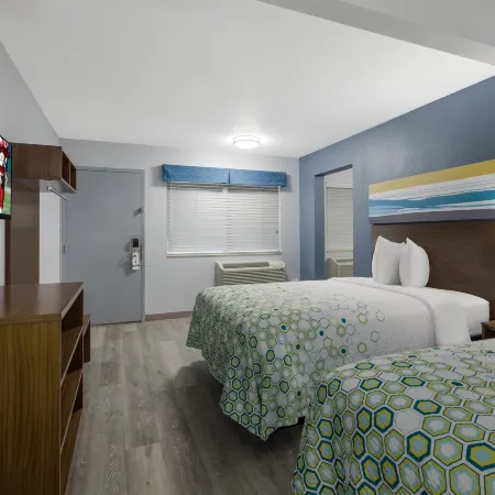 HomeTowne Studios by Red Roof Orange, TX