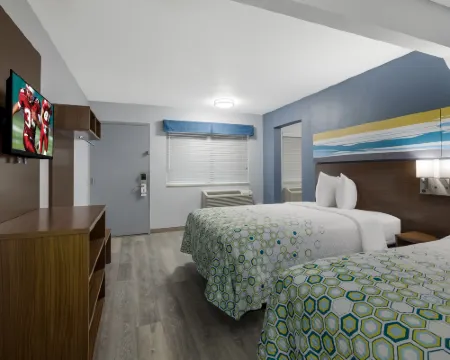 HomeTowne Studios by Red Roof Orange, TX Hotels in Orange