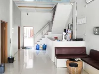 RedDoorz Syariah Near Terminal Terpadu Langsa فنادق في Langsa Kota