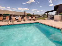 Dinosaur Inn & Suites - Pools