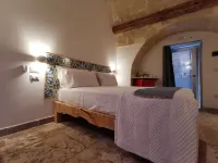 DIONISO Bed & Wellness Hotels near Taranto Railway Station