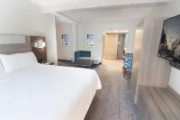 Holiday Inn Express & Suites Fort Lauderdale Airport West فنادق في ديفي