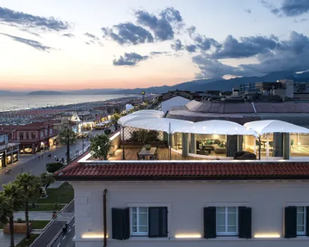 盧斯廣場酒店 維亞雷焦酒店