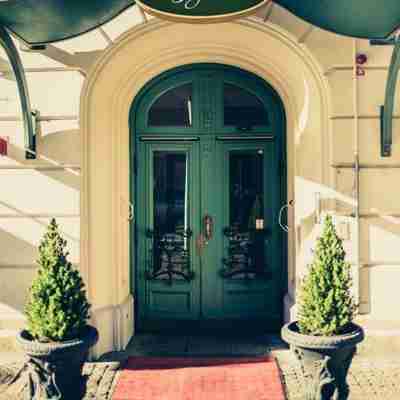 Hotel Pigalle Hotel Exterior