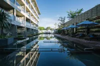 Mayaana Beach Resort Pattaya (Formerly known as Golden Tulip Pattaya Beachfront Resort) - en bord de mer