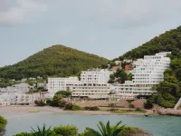 Mondrian Ibiza Hôtels à : Cala Llonga