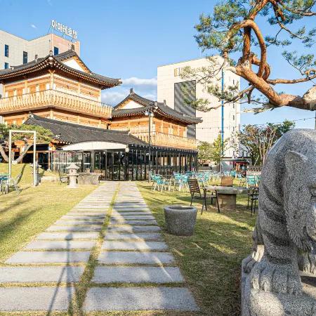 JB Tourist Hotel