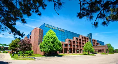 Embassy Suites by Hilton Detroit Livonia Novi فنادق في Livonia