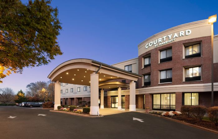 Courtyard Wall at Monmouth Shores Corporate Park