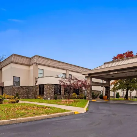 Baymont by Wyndham Monroe Ohio Отели в г. Монро