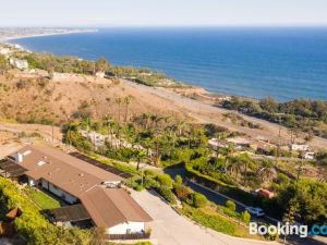 Cliffridge by AvantStay Lush Malibu Hills Estate w Breathtaking Ocean Views