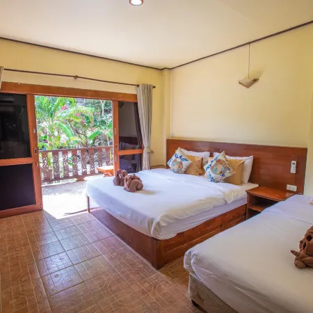 Coral View Resort Отели рядом с достопримечательностью «Пляж Сай Дэнг»