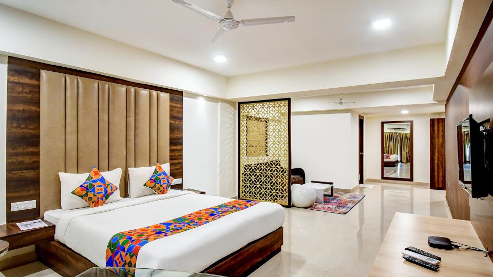 FabHotel Xen Suites