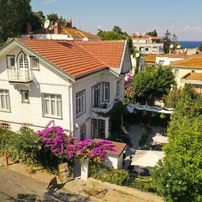 Serguzest Otel Hotels near St. George Monastery