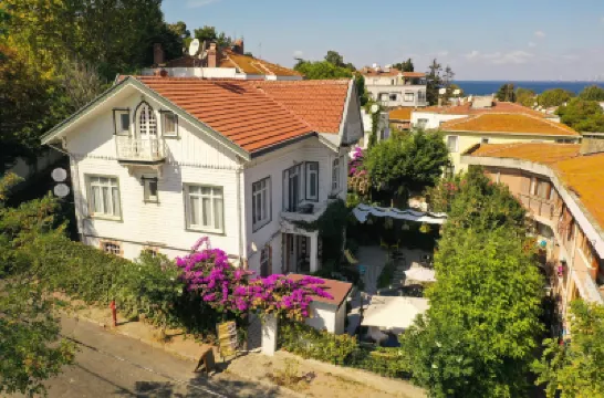Serguzest Otel Hotels near St. George Monastery