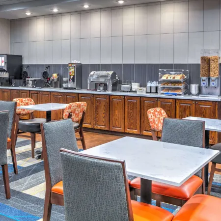 La Quinta Inn & Suites by Wyndham Fort Worth NE Mall