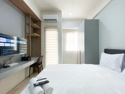 Cozy and Modern Look Studio Transpark Juanda Bekasi Timur Apartment By Travelio