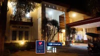 The Garden Hotel Hotel di 