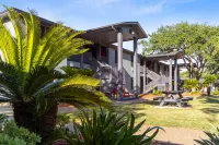 Econo Lodge Inn & Suites Fulton - Rockport Hotels in Fulton