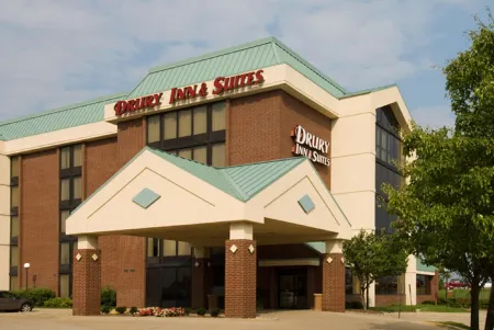 Drury Inn & Suites Springfield Отели в г. Спрингфилд