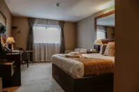 Alona Hotel Hotels in Hamilton