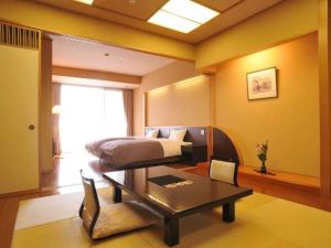 Enjoy the onsen in theOhtawara Onsen Hotel Ryujyoen