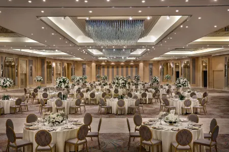 Waldorf Astoria Cairo Heliopolis Отели рядом с достопримечательностью «Сейнт Маркос Коптик Ортодокс Черч»