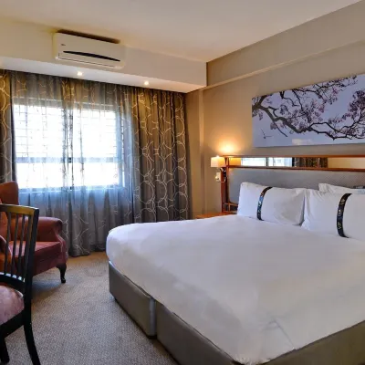 Anew Hotel Hatfield Pretoria Hôtels à proximité de : Ambassade du Royaume-Uni