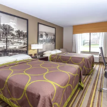 Delavan Inn and Suites