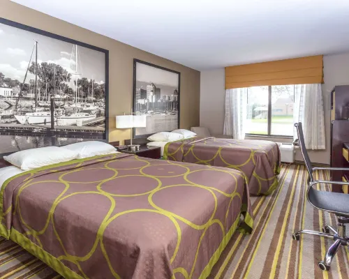 Delavan Inn and Suites Hotels in Delavan