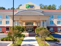 Holiday Inn Express & Suites Emporia Hotels in Emporia