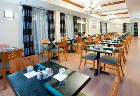 Holiday Inn Express & Suites Asheville Downtown