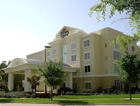 Holiday Inn Express & Suites Columbus Отели в г. Колумбус