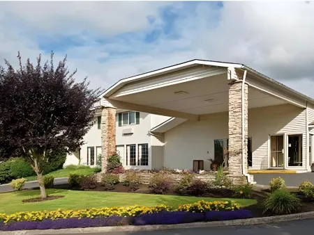 La Quinta Inn & Suites by Wyndham Woodburn