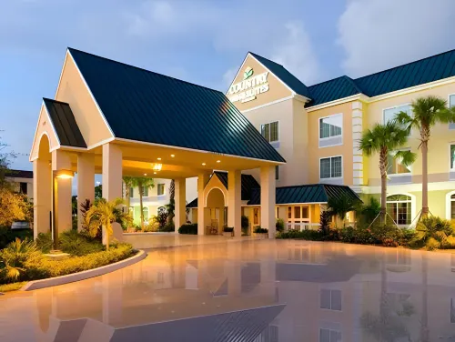 SureStay Plus Hotel by Best Western Vero Beach - parking