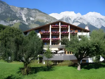 Landgasthof Bogner by MyQuartier Hotel a Hall in Tirol