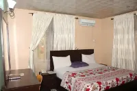 Albert Suites