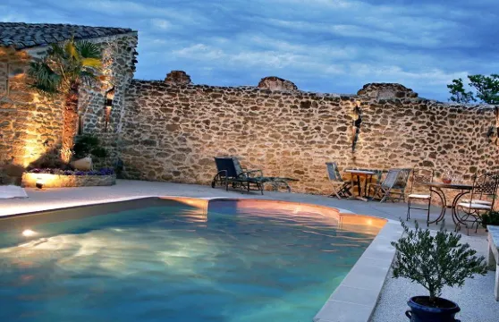 克洛斯圖利耶爾酒店