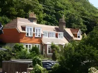 Bishops Cottage Hotels in West Lulworth