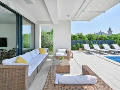 Modern Villa with Private Pool and Terrace Hotels in der Nähe von Terminal A of Split Airport