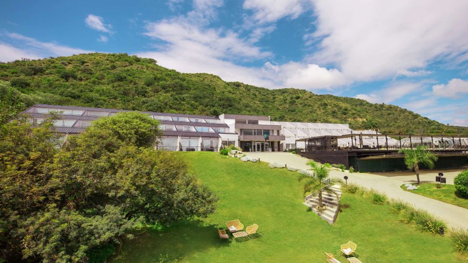 Pinares Panorama Suites, Spa & Convention Center