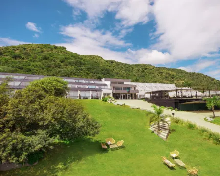 Pinares Panorama Suites, Spa & Convention Center Hotels in Villa Carlos Paz