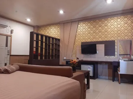 Paris Day Hotel Отели в г. Subang Regency