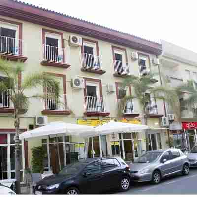 Candisol Cozy Inns Hotel Exterior
