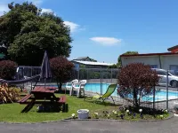 Spanish Lady Motel - Pools