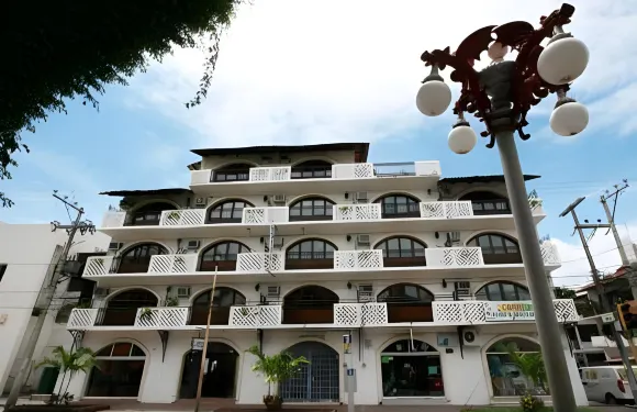 瓦拉塔中心哈齊恩達酒店