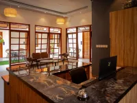 T-Door Guest House Hotels in Sukun
